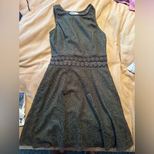 Embroidered daisy waist dress. Bailey blue size large